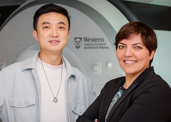 Researcher Yalda Mohsenzadeh with PhD student Yu (Brandon) Hu